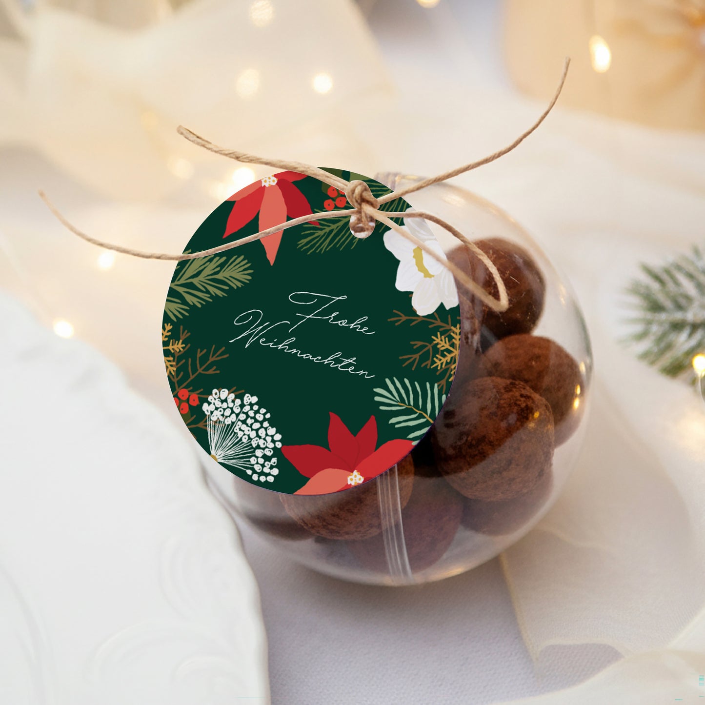 Geschenkbox Weihnachten Kugel mit runder Etikette Weihnachtskranz foto N° 1