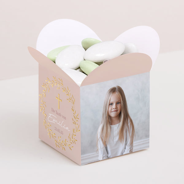 Geschenkbox Taufe Schmetterlingsöffnung Krone der süßen Rose foto