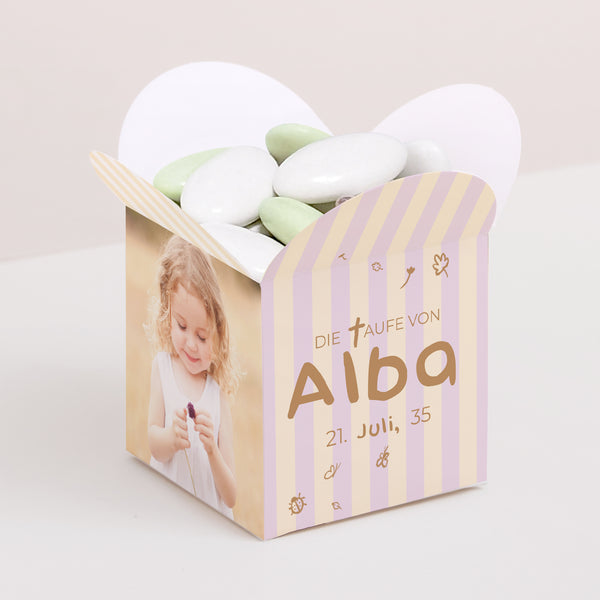 Geschenkbox Taufe Schmetterlingsöffnung Wertvoller Tag foto