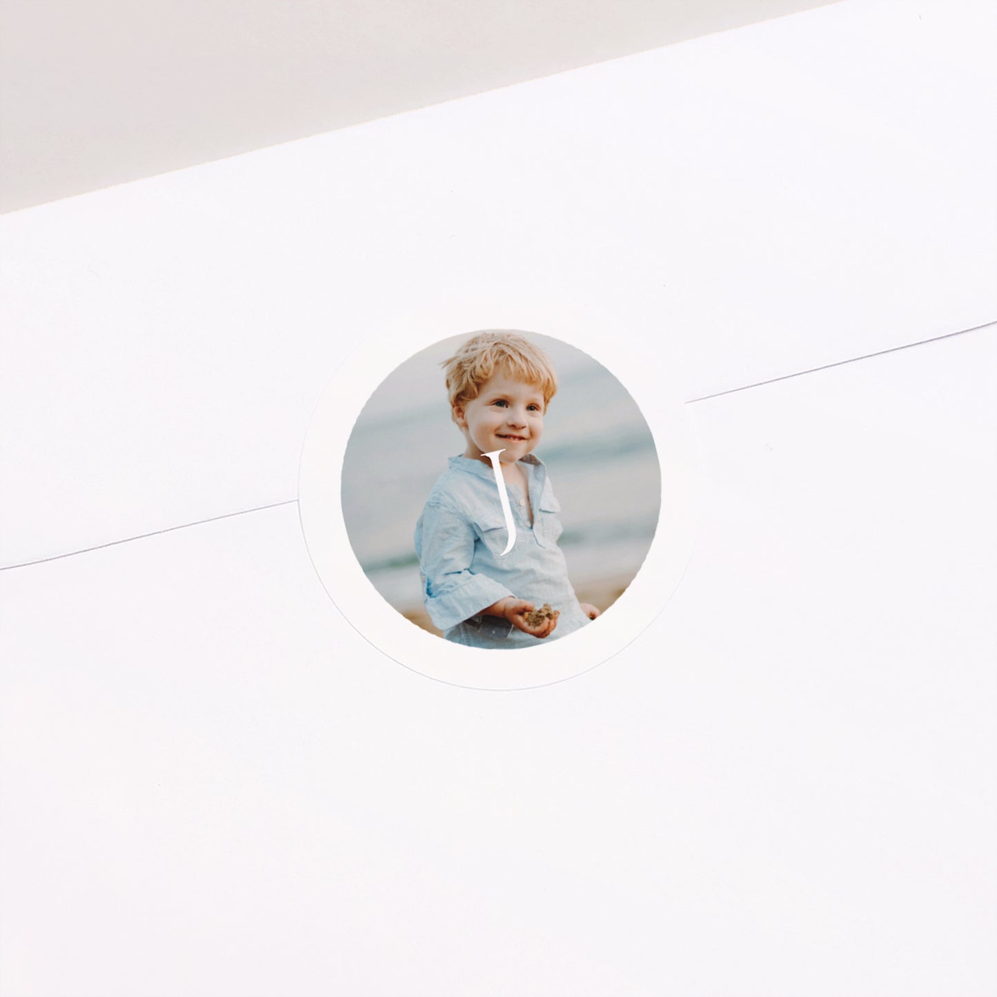 Sticker Taufe Rund Momente der Zärtlichkeit und des Glaubens foto N° 2