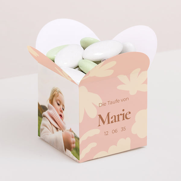 Geschenkbox Taufe Schmetterlingsöffnung Blumen-Taufe foto