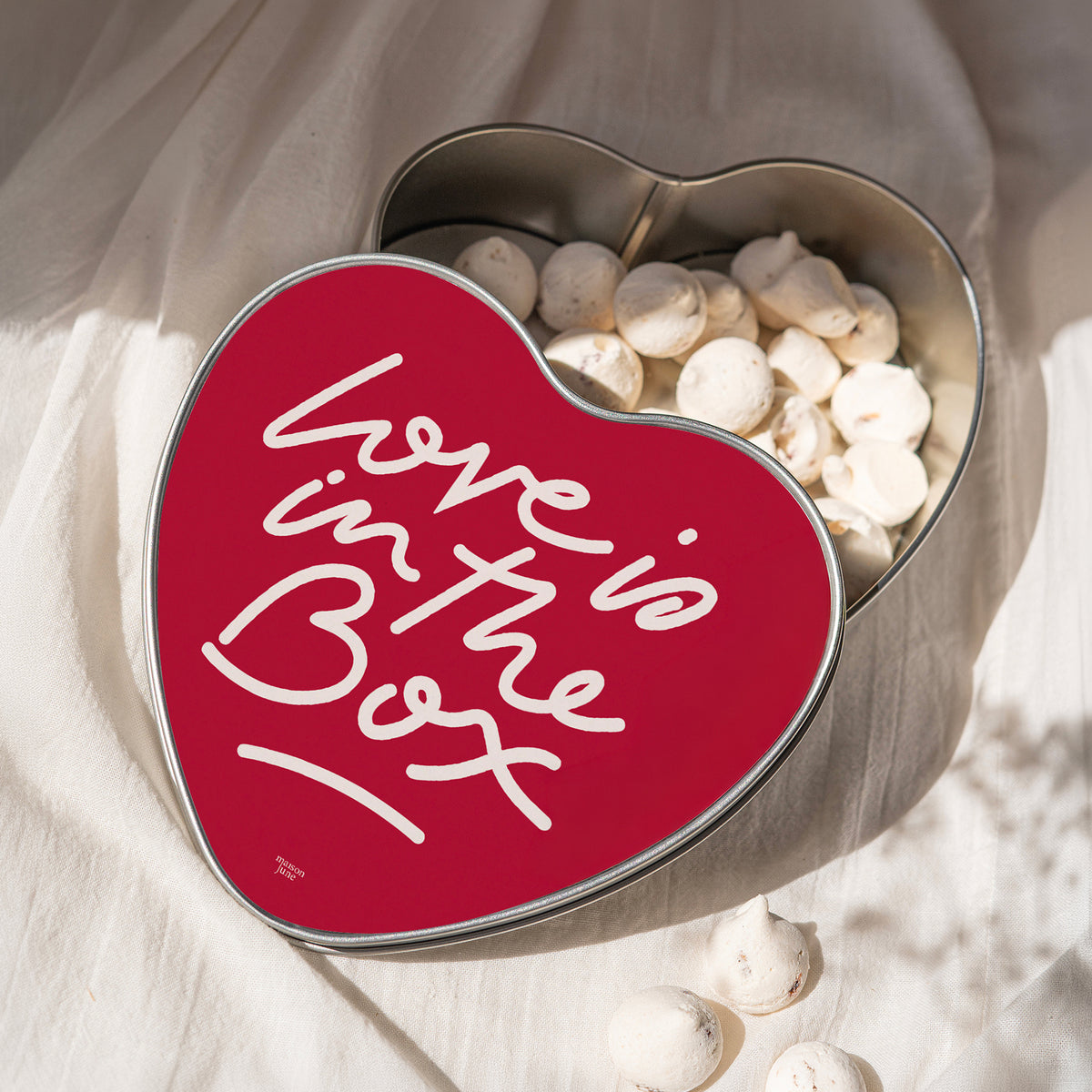 Metalldose Objekte Herz Liebe ist in der Box foto N° 2