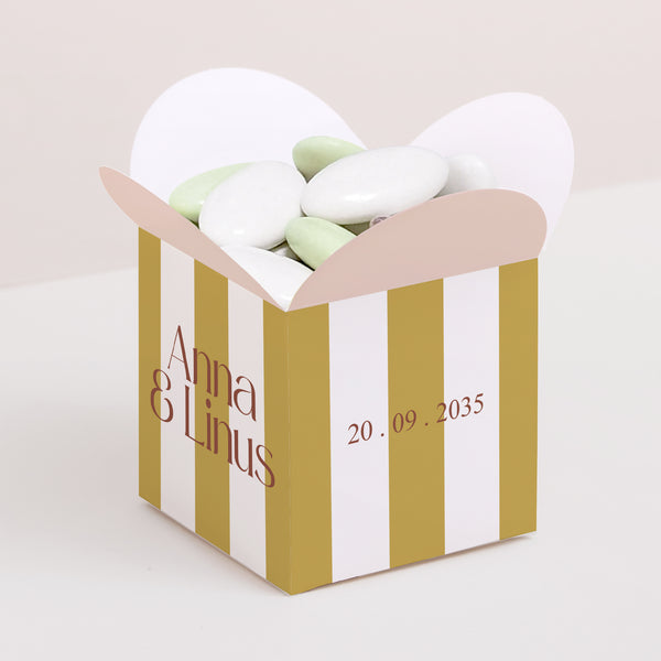 Geschenkbox Hochzeit Schmetterlingsöffnung Vereinte Linien foto