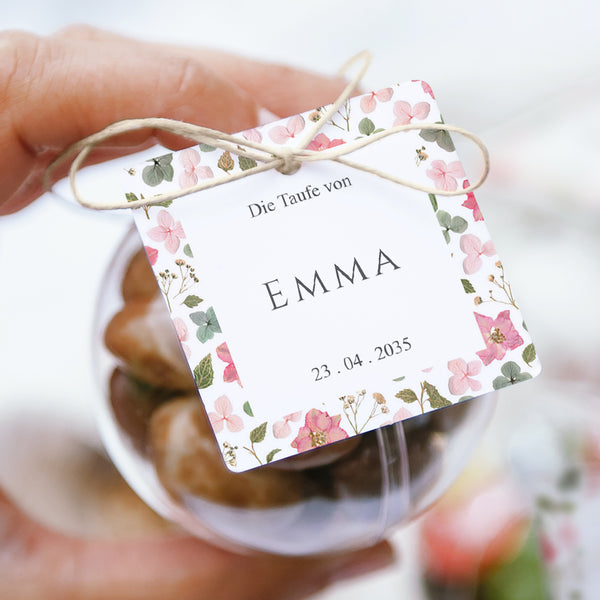Geschenkbox Taufe Kugel mit quadratischem Etikett Sonntag im Garten foto