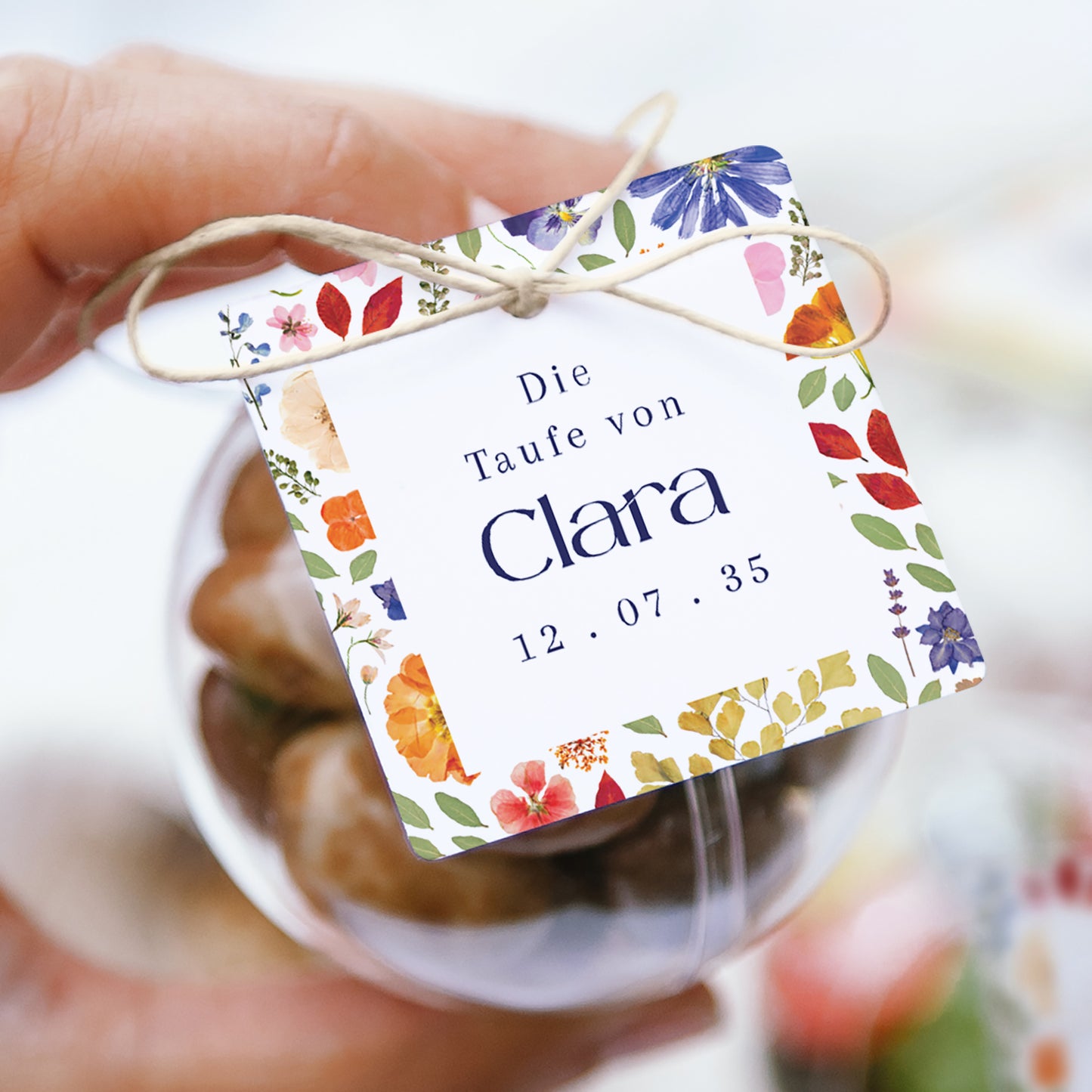Geschenkbox Taufe Kugel mit quadratischem Etikett Pflanzenrauschen foto N° 1